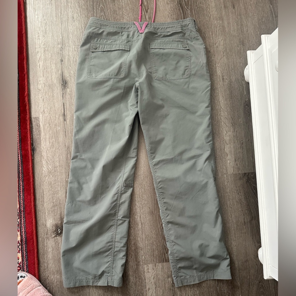 The North Face Green Long short/ court Pants Adj length 5 Pockets +
Stow Pocket - Picture 3 of 10